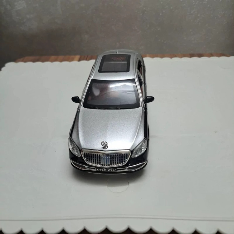 اسباب بازی ماشین فلزی مرسدس بنز اس 600 میباخ دودزا ماکت ماشین فلزی Mercedes Benz S600 MAYBACH نقره ای مشکی