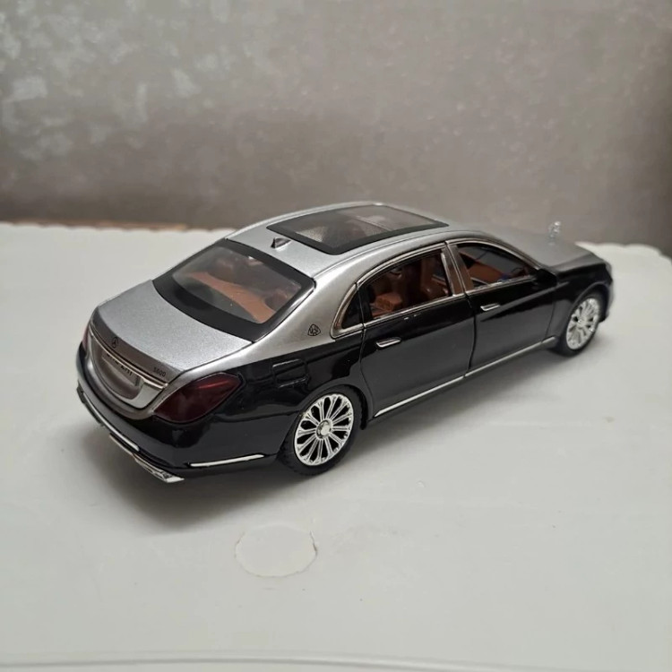اسباب بازی ماشین فلزی مرسدس بنز اس 600 میباخ دودزا ماکت ماشین فلزی Mercedes Benz S600 MAYBACH نقره ای مشکی