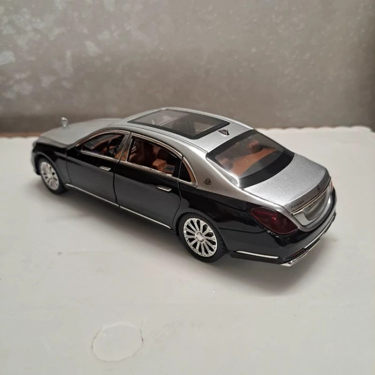 اسباب بازی ماشین فلزی مرسدس بنز اس 600 میباخ دودزا ماکت ماشین فلزی Mercedes Benz S600 MAYBACH نقره ای مشکی