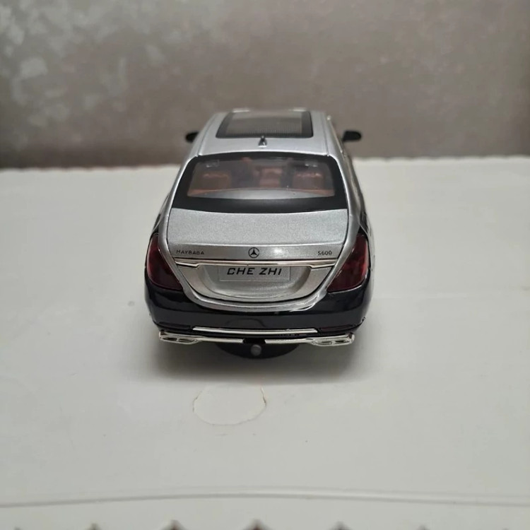 اسباب بازی ماشین فلزی مرسدس بنز اس 600 میباخ دودزا ماکت ماشین فلزی Mercedes Benz S600 MAYBACH نقره ای مشکی