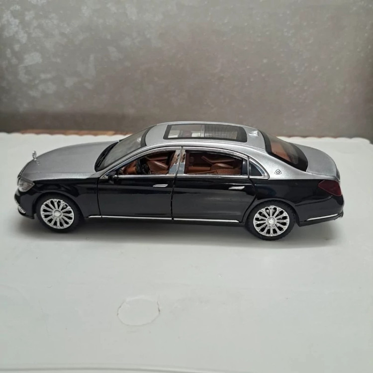 اسباب بازی ماشین فلزی مرسدس بنز اس 600 میباخ دودزا ماکت ماشین فلزی Mercedes Benz S600 MAYBACH نقره ای مشکی