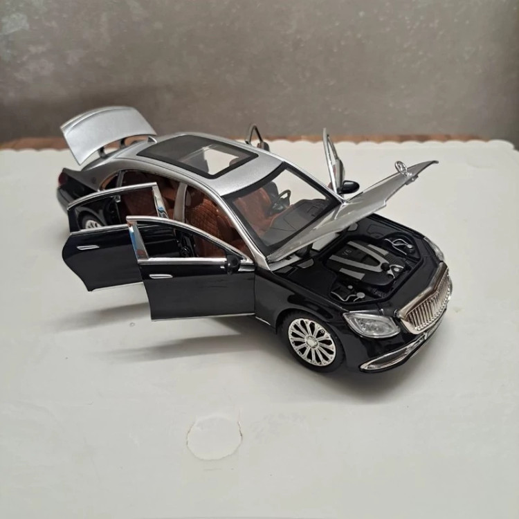 اسباب بازی ماشین فلزی مرسدس بنز اس 600 میباخ دودزا ماکت ماشین فلزی Mercedes Benz S600 MAYBACH نقره ای مشکی