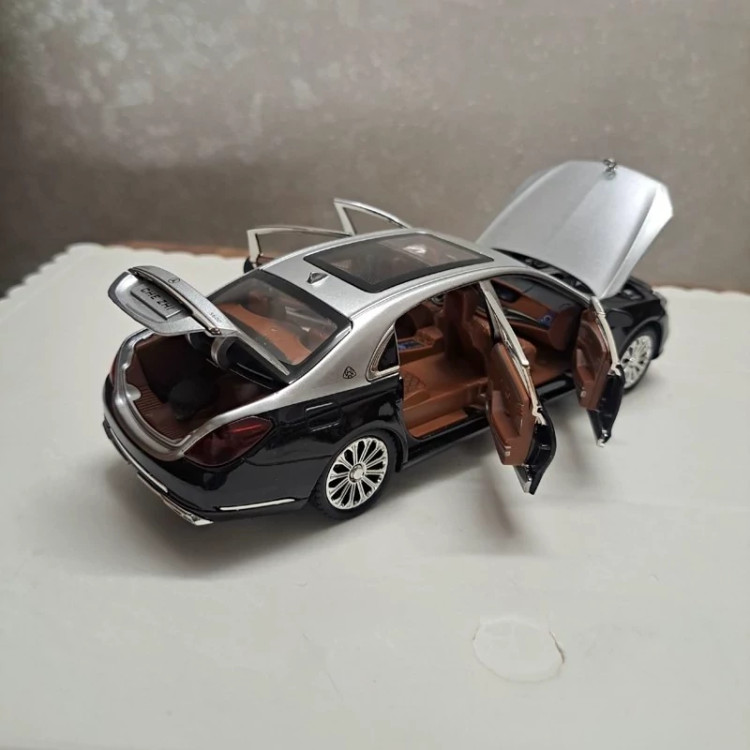 اسباب بازی ماشین فلزی مرسدس بنز اس 600 میباخ دودزا ماکت ماشین فلزی Mercedes Benz S600 MAYBACH نقره ای مشکی