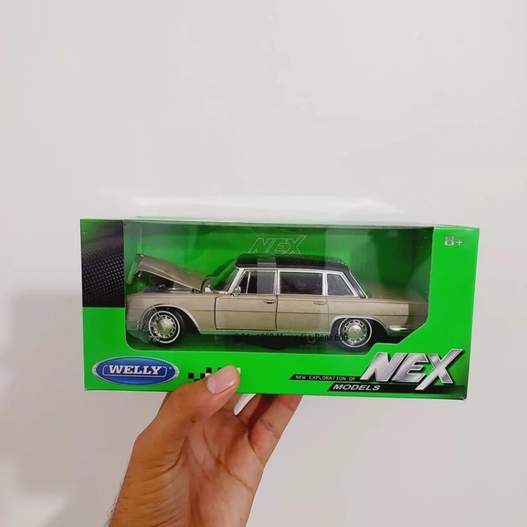 اسباب بازی ماشین فلزی مرسدس بنز 600 فلزی برند ویلی 1963 ماکت فلزی 1963 Mercedes Benz 600