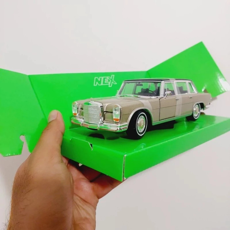 اسباب بازی ماشین فلزی مرسدس بنز 600 فلزی برند ویلی 1963 ماکت فلزی 1963 Mercedes Benz 600