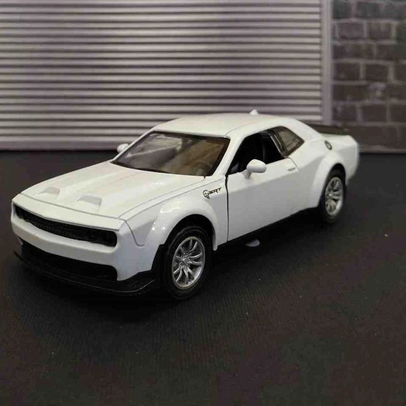 اسباب بازی ماشین فلزی دوج چلنجر هلکت ماکت ماشین فلزی دوج چلنجر Dodge Challenger SRT Hellcat