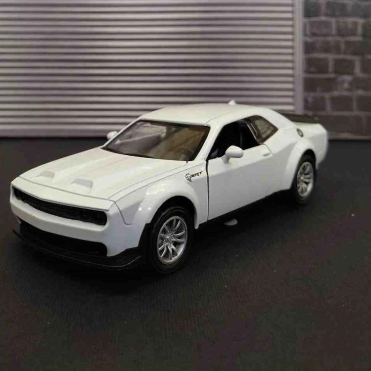 اسباب بازی ماشین فلزی دوج چلنجر هلکت ماکت ماشین فلزی دوج چلنجر Dodge Challenger SRT Hellcat