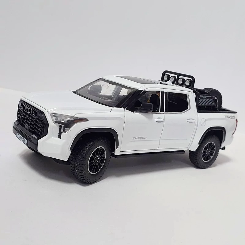 اسباب بازی ماشین فلزی تویوتا وانت تاندرا ماکت ماشین فلزی Toyota Tundra سفید