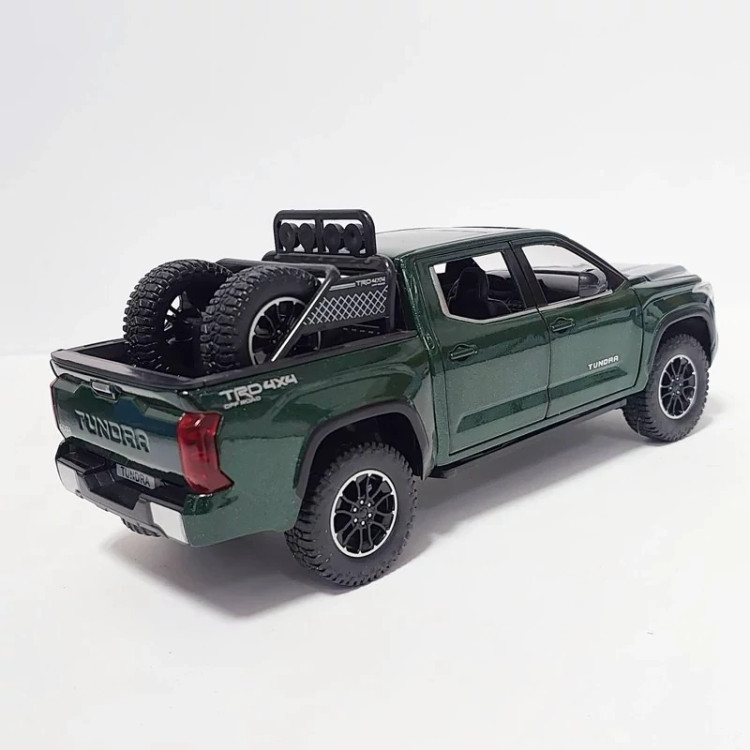 اسباب بازی ماشین فلزی تویوتا وانت تاندرا ماکت ماشین فلزی Toyota Tundra سبز