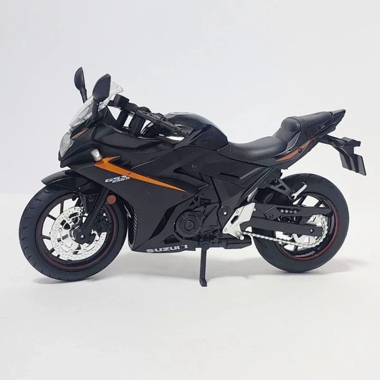 اسباب بازی موتور فلزی سوزوکی جی اس ایکس Suzuki GSX R125