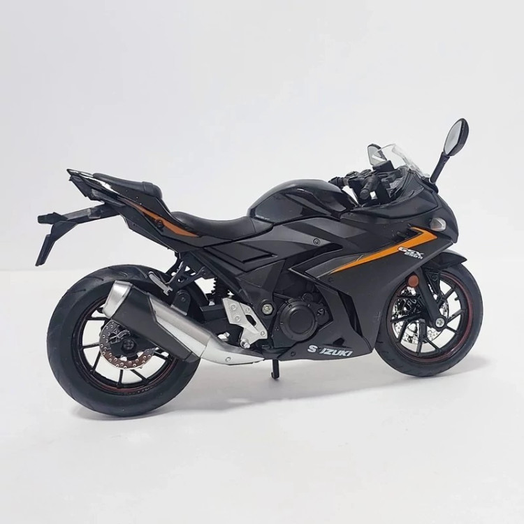 اسباب بازی موتور فلزی سوزوکی جی اس ایکس Suzuki GSX R125