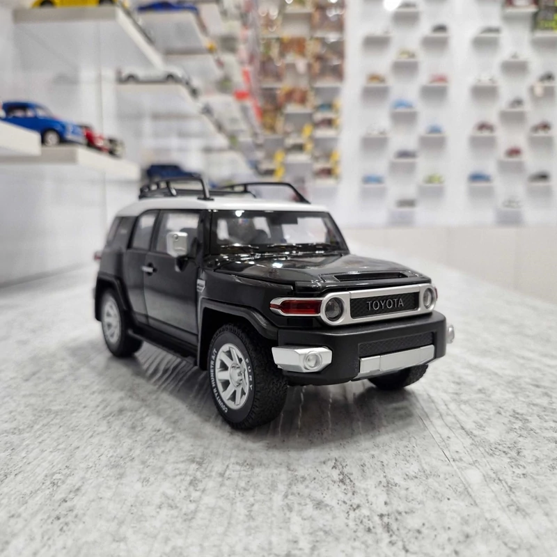 اسباب بازی ماشین فلزی اف جی کروزر FJ Cruiser ماکت فلزی مشکی