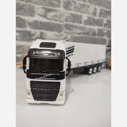 اسباب بازی کامیون ولوو FH500 (تریلی کانتینر) بزرگ مای توی