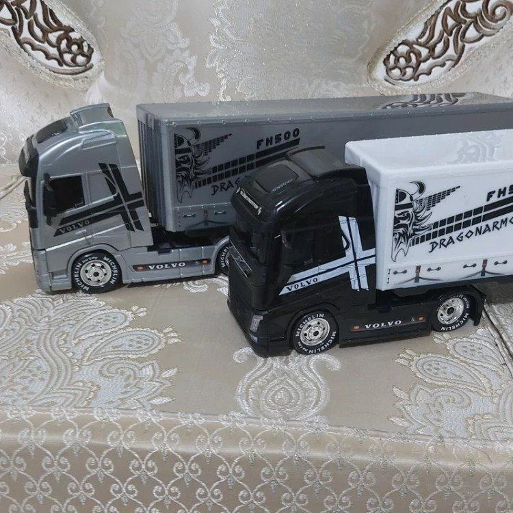 اسباب بازی کامیون ولوو FH500 (تریلی کانتینر) بزرگ مای توی