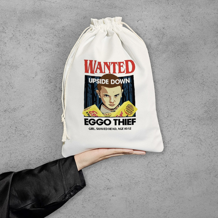 نظم دهنده خندالو مدل (Stranger Things) تحت تعقیب کد 9927-M