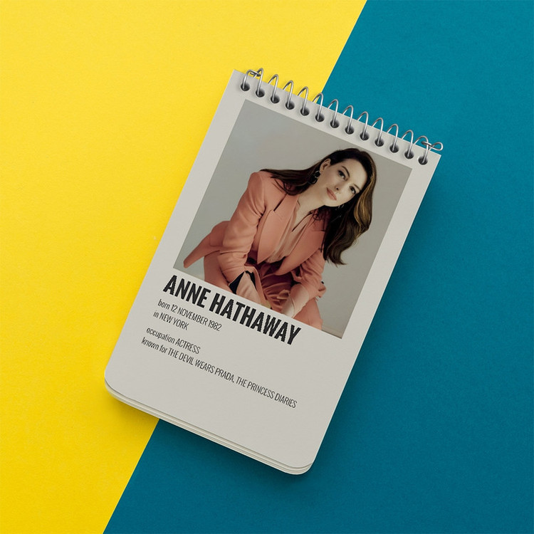 دفتر یادداشت 50 برگ خندالو طرح آن هاتاوی (Anne Hathaway) کد F13151