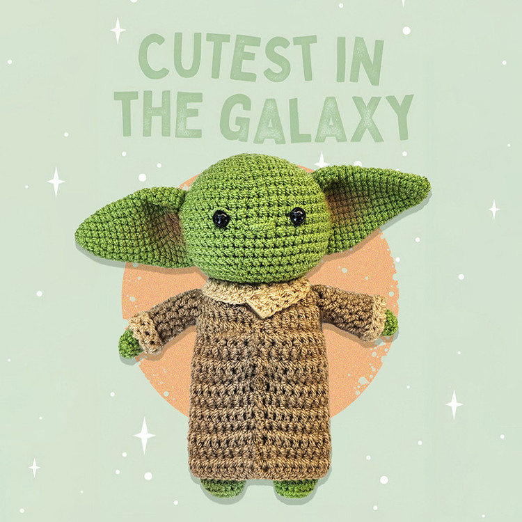 عروسک بافتنی خندالو مدل بیبی یودا (Baby Yoda)