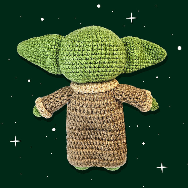 عروسک بافتنی خندالو مدل بیبی یودا (Baby Yoda)