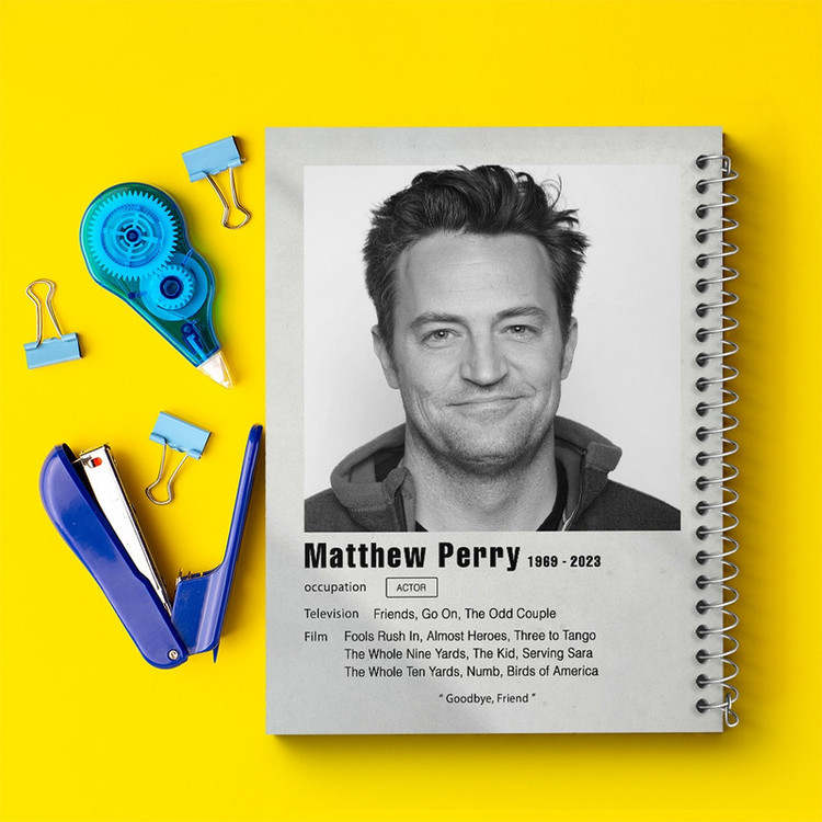 دفتر ژورنال نویسی 50 برگ خندالو مدل نقطه ای طرح متیو پری (Matthew Perryi) کد F11927