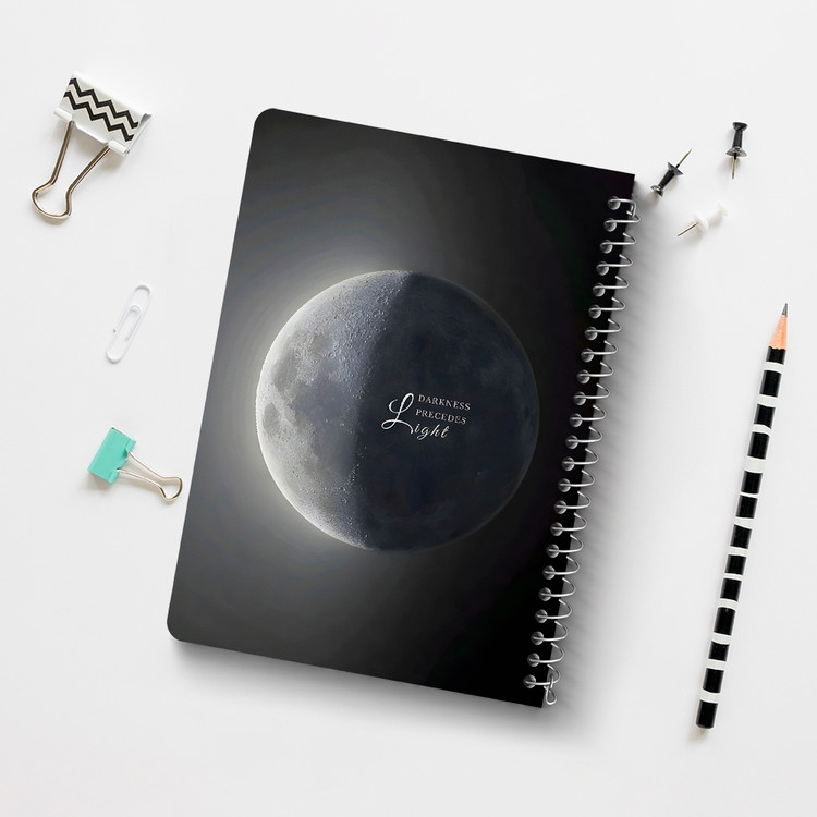 دفتر طراحی 50 برگ خندالو طرح ماه (Moon) کد 38086