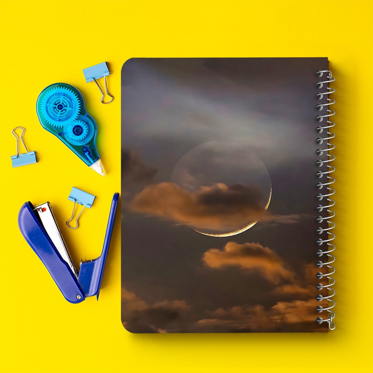 دفتر نقاشی 50 برگ خندالو طرح ماه (Moon) کد 38055