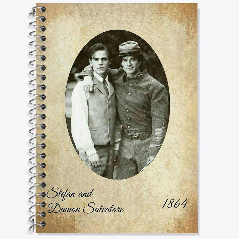 دفتر زبان 50 برگ خندالو مدل دو خط طرح دیمون و استفان خاطرات یک خون آشام The Vampire Diaries کد 23701