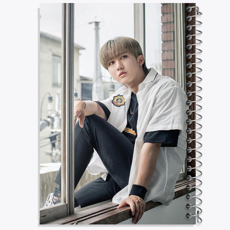 دفتر ژورنال نویسی 50 برگ خندالو مدل نقطه ای طرح چانگبین گروه استری کیدز Stray Kids کد 11869