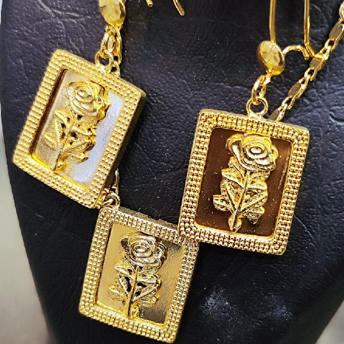 نیم ست زنانه مدل آبکاری طلا کد 7400