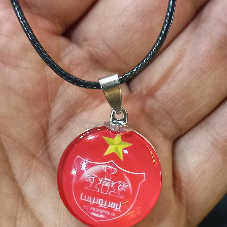عمده گردنبند استقلال و پرسپولیس فروش فقط عمده حداقل تعداد سفارش 3عدد ( بسیار شیک و باکیفیت) مناسب برای کسب و کار محلی