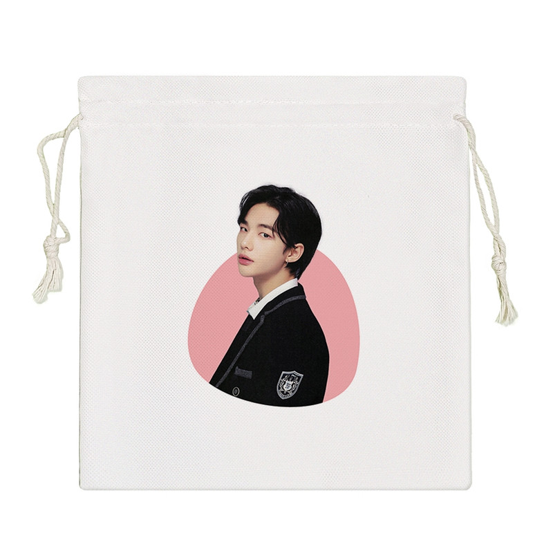 نظم دهنده خندالو مدل هیونجین گروه موسیقی استری کیدز Stray Kids کد 1366-S