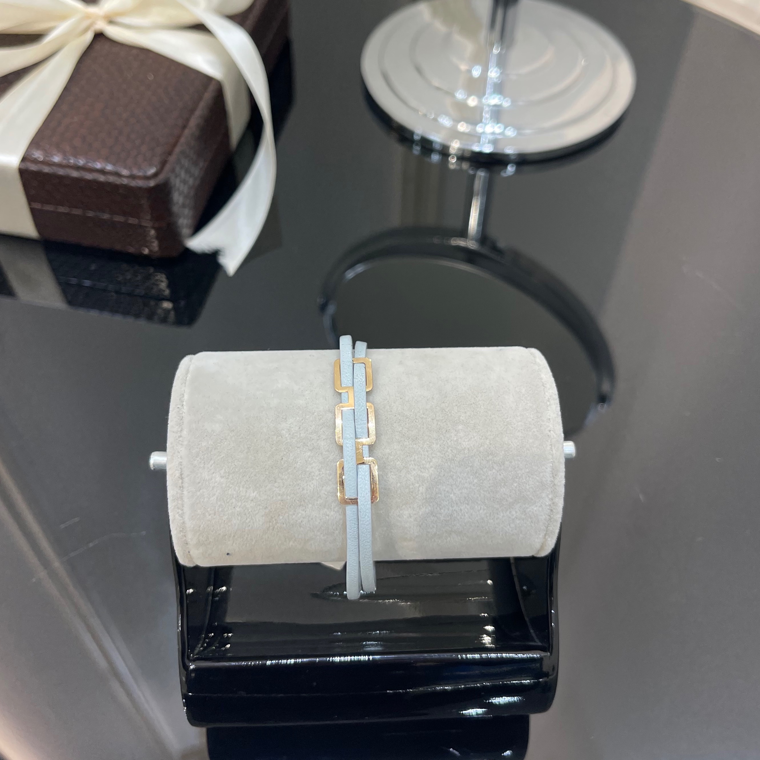 دستبند طلای چرم طرح سه مربع