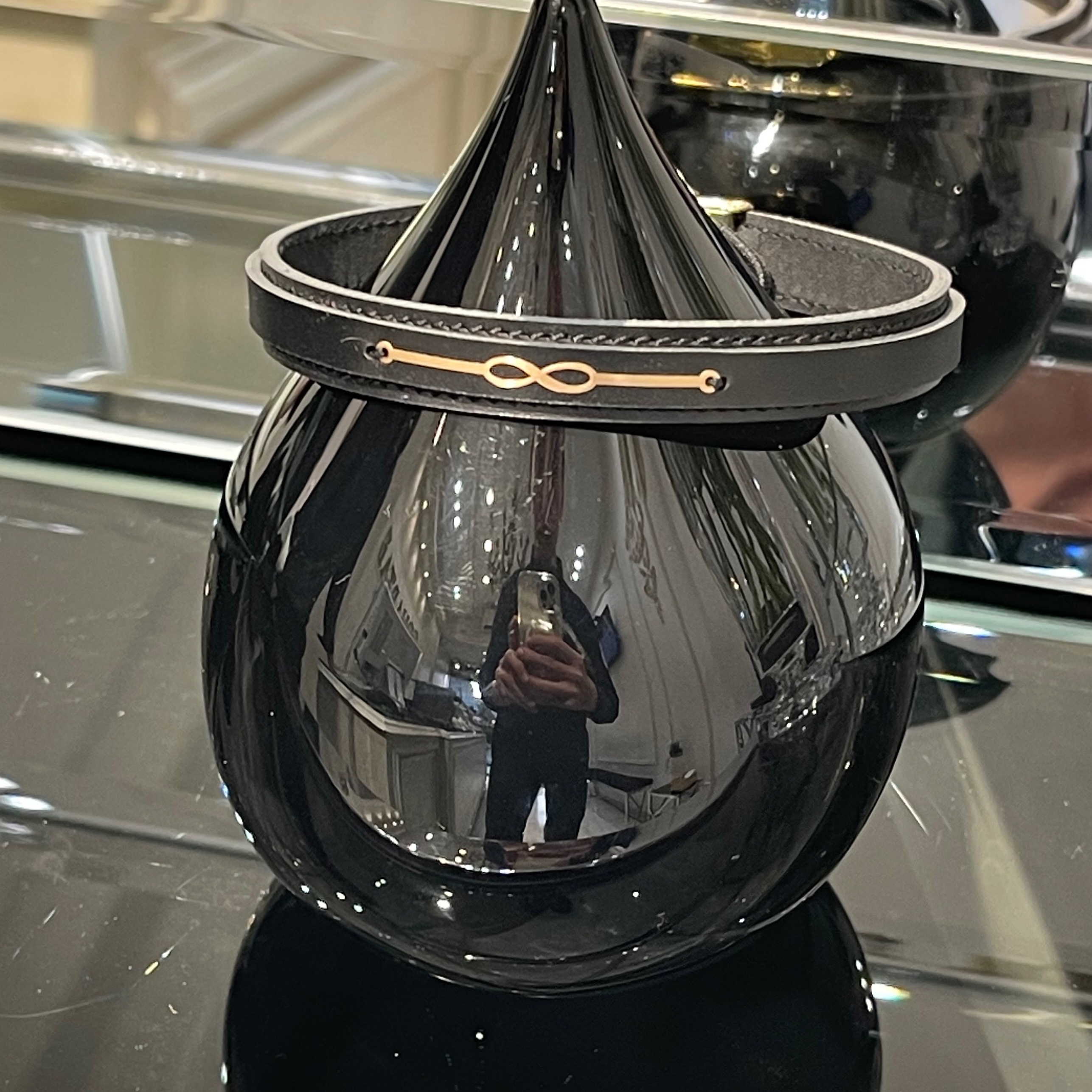 دستبند طلای 18 عیار چرم طبیعی مدل بینهایت