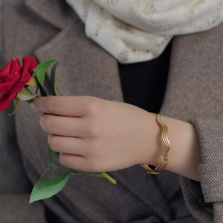 النگو طلا کم اجرت 18 عیار زنانه طلای علیمحمدی مدل موج سایز 3