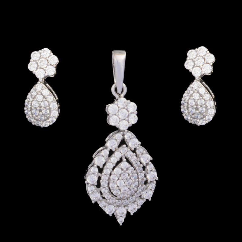 نیم ست طلا 18 عیار زنانه طلای مستجابی مدل پیوه ژن کد 5321