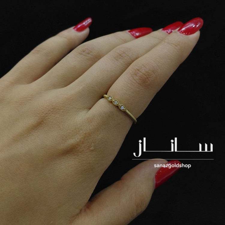 انگشتر مینیمال طرح تریو نگین دار 18عیار ارسال رایگان گالری طلای ساناز