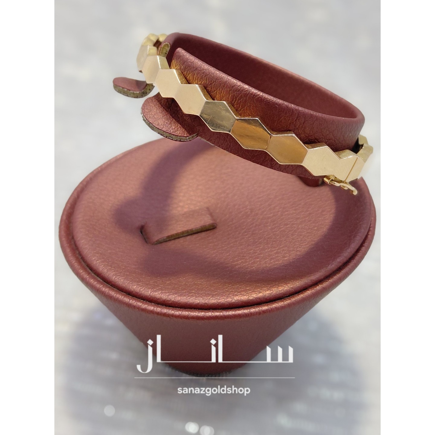 دستبند طلا بوشرون 18 عیار کم اجرت ارسال رایگان گالری طلای ساناز