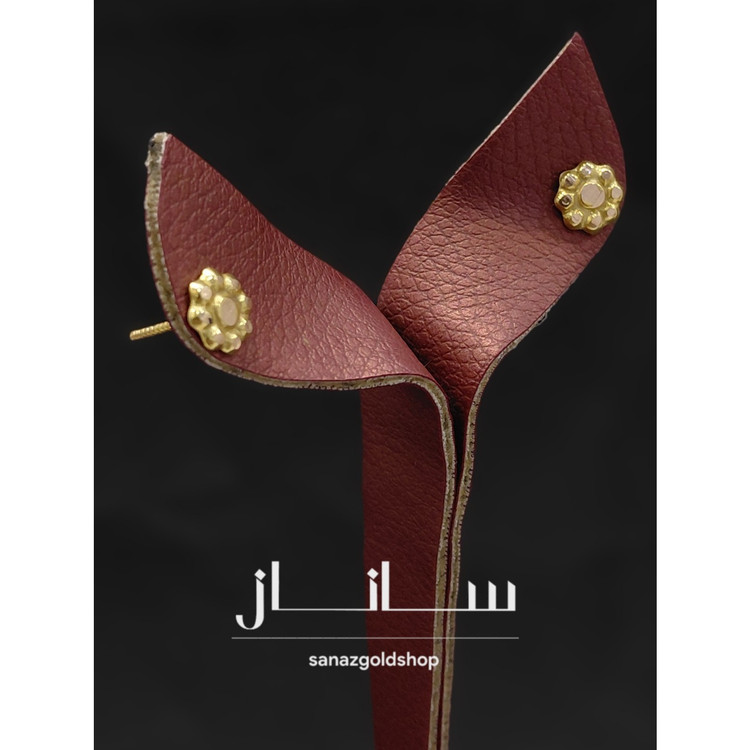گوشواره میخی طرح گل 18عیار ارسال رایگان گالری طلای ساناز