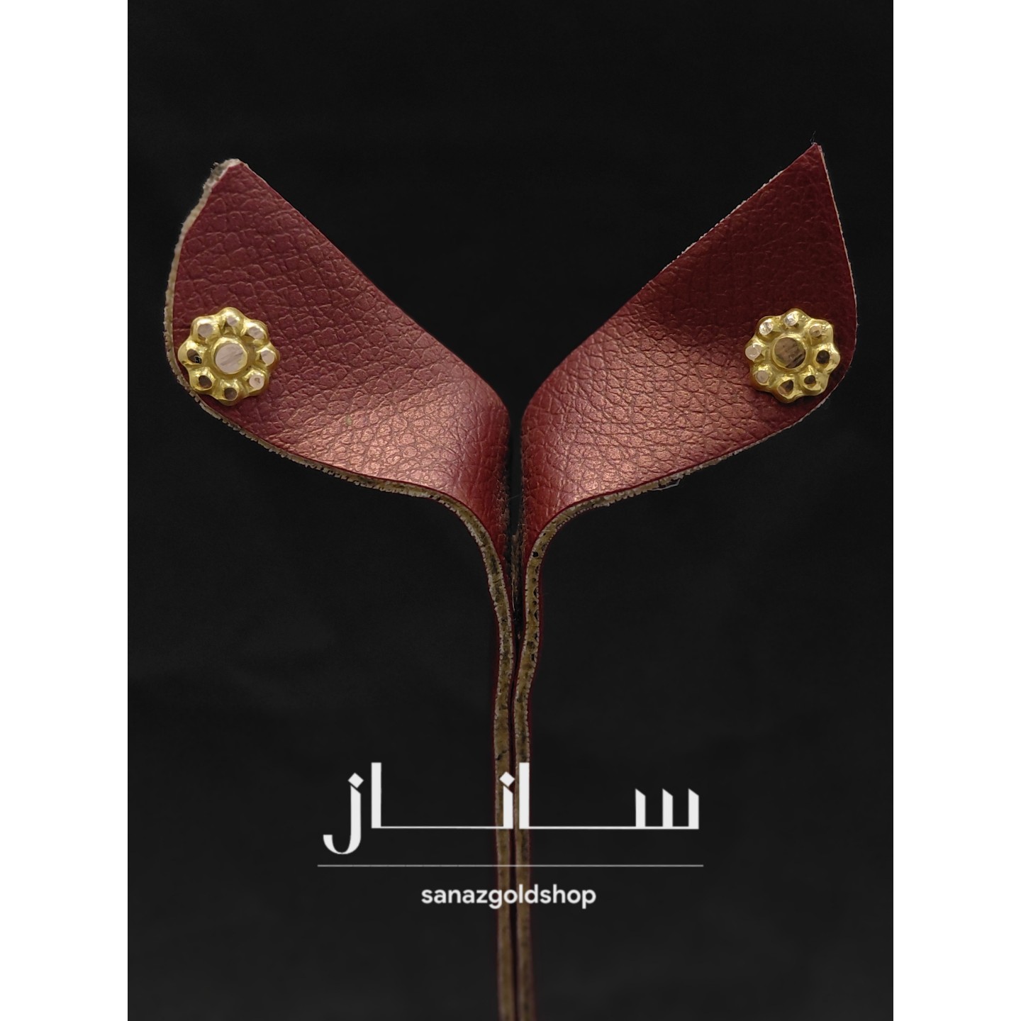 گوشواره میخی طرح گل 18عیار ارسال رایگان گالری طلای ساناز