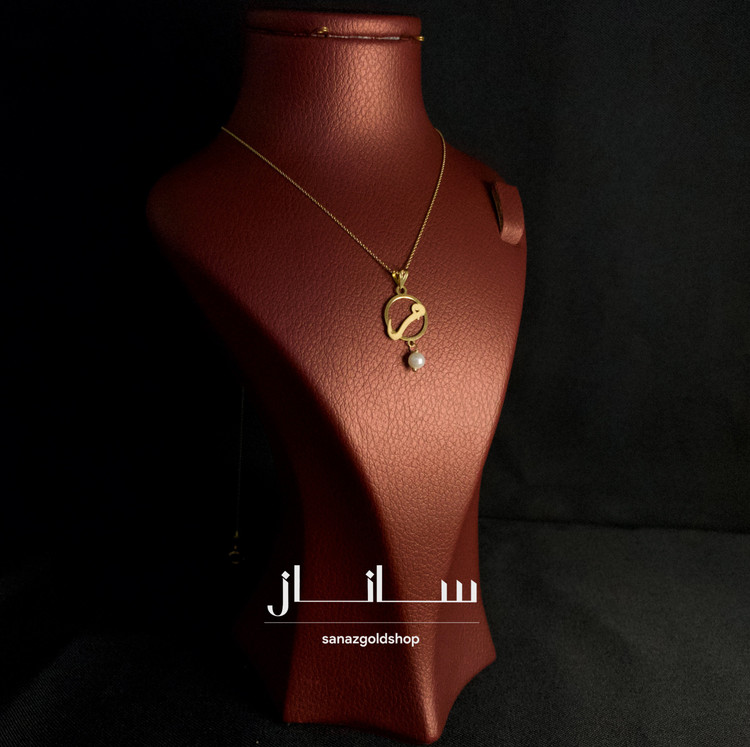 پلاک مینیمال حرف م طلای 18 عیار ارسال رایگان گالری طلای ساناز