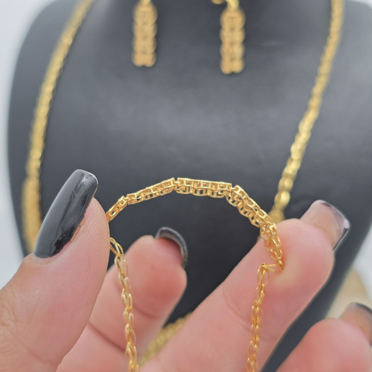 نیم ست طلا کم اجرت 18 عیار زنانه طلا و شمش برلیان مدل تراش