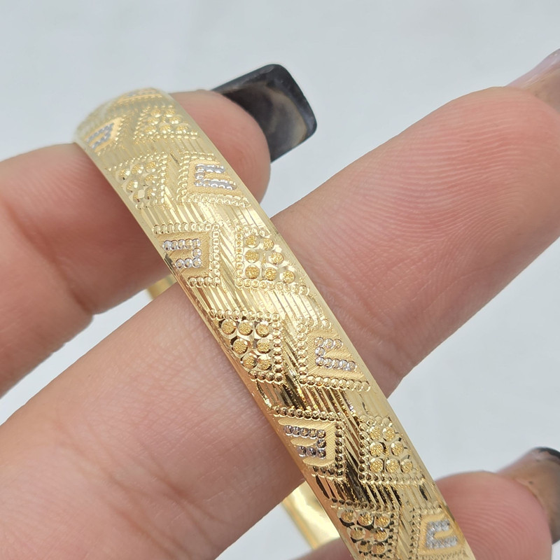 النگو طلا کم اجرت 18 عیار زنانه طلا و شمش برلیان مدل آیسان سایز 2