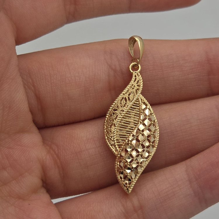 آویز گردنبند طلا کم اجرت ۱۸ عیار گالری و شمش برلیان مدل منحنی کد ۴