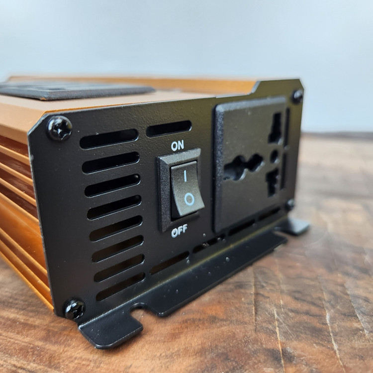 مبدل برق خودرو اینتیمکث کد 1000W