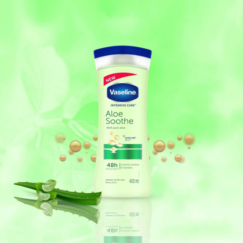 لوسیون بدن وازلین مدل Aloe Soothe حجم 400 میلیلیتر، آبرسان قوی، حاوی عصاره آلوئه ورا و ویتامین E، فاقد چربی، جذب سریع...