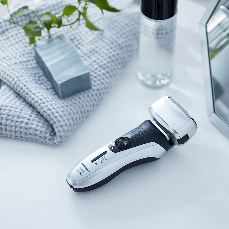 ماشین اصلاح موی صورت پاناسونیک مدل ES-RF31 با قابلیت اصلاح خشک و مرطوب، تنظیم خودکار سرعت موتور، چهار تیغه، حرکت سری ...
