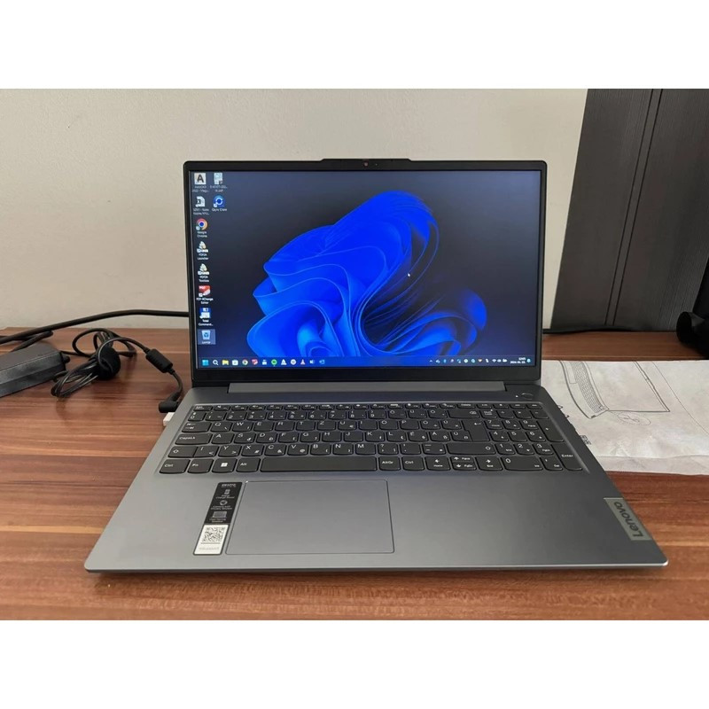 لپتاپ لنوو مدل IdeaPad Slim 3 15IRU8 با پردازنده Core i3-1315U، رم LPDDR5 8GB با فرکانس 4800MHz، حافظه SSD با ظرفیت 2...