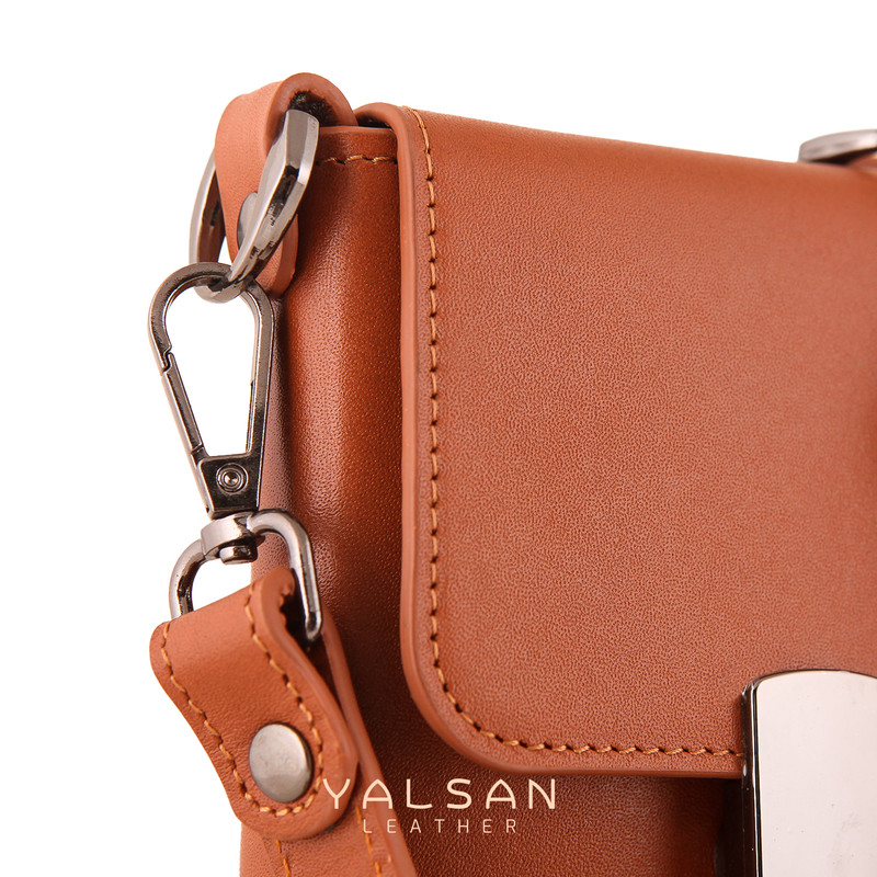 کیف رودوشی مردانه چرم یلسان مدل کارن کد 012-GN-02 دارای 2 محفظه