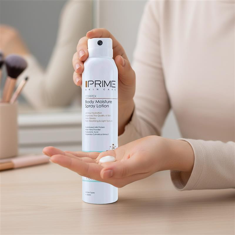 اسپری لوسیون آبرسان بدن پرایم مدل Long Lasting حجم 200 میلیلیتر با ماندگاری 24 ساعته، بافت غیرچرب، حاوی آلوئه ورا، عص...