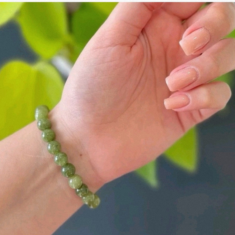 دستبند سنگ یشم سبز معدنی و طبیعی مدرن