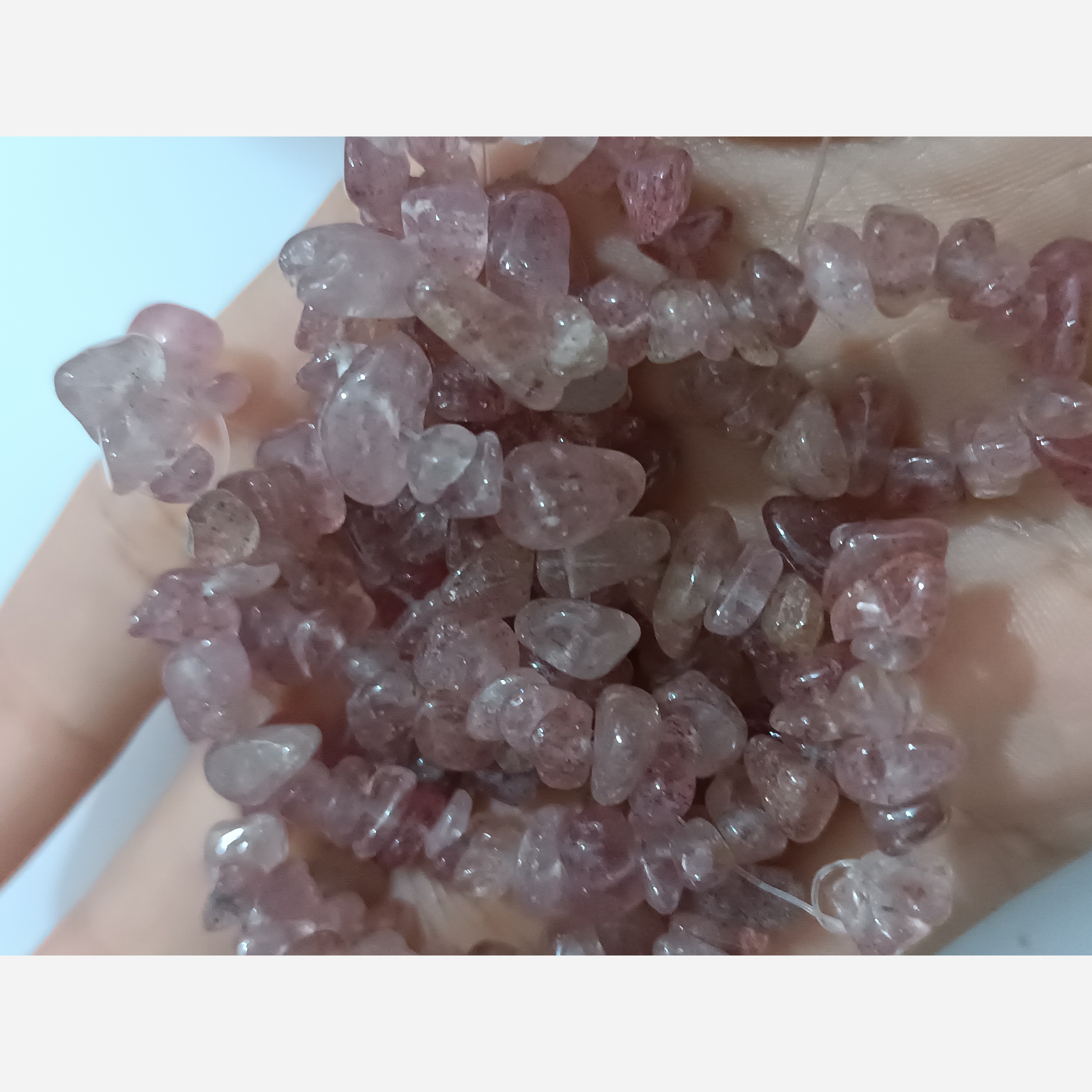 مهره کوارتز استرابری یا کوارتز توت فرنگی دفرمه